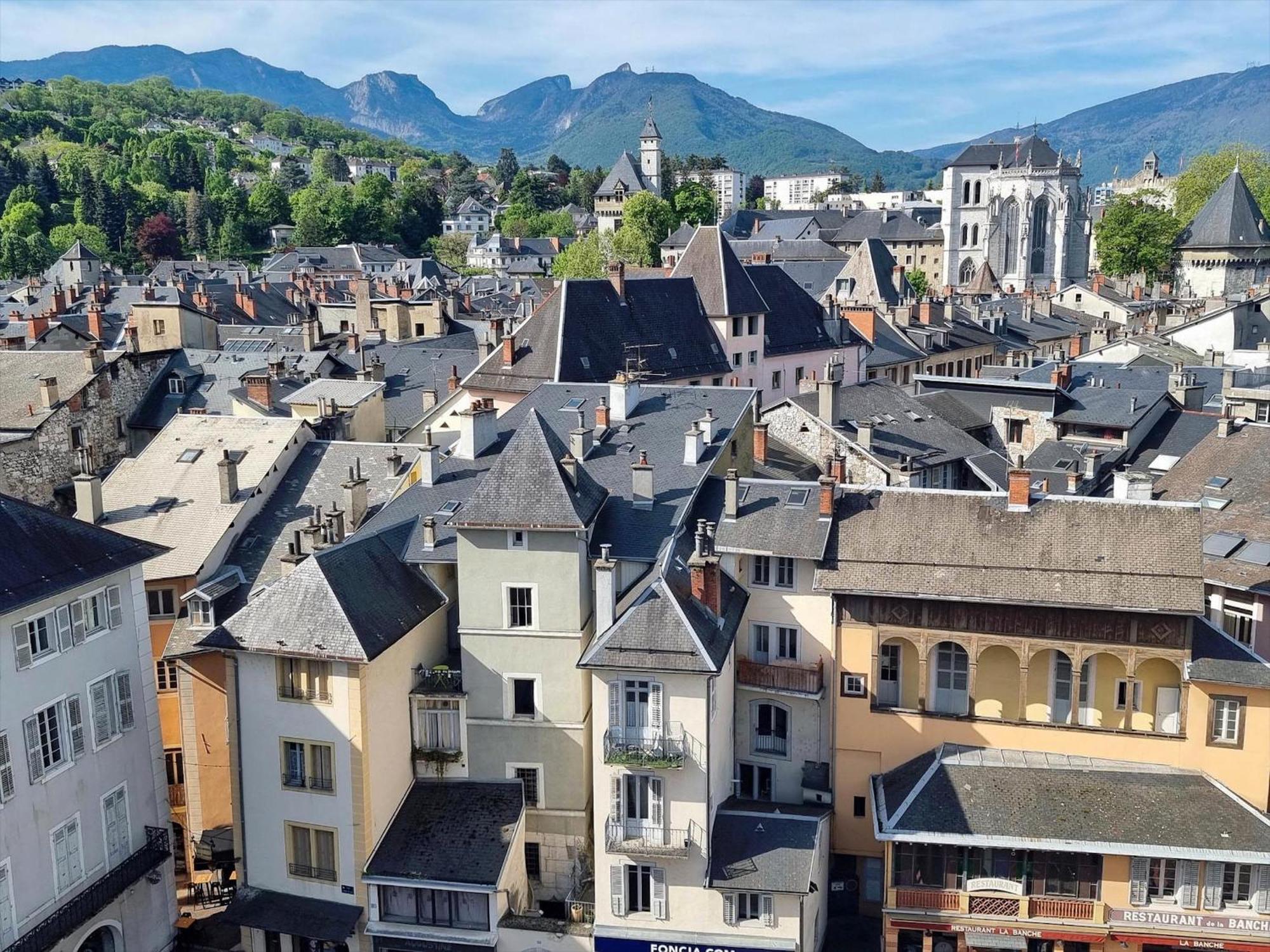 Logement Autour De Moi * * * * * Chambéry Eksteriør bilde