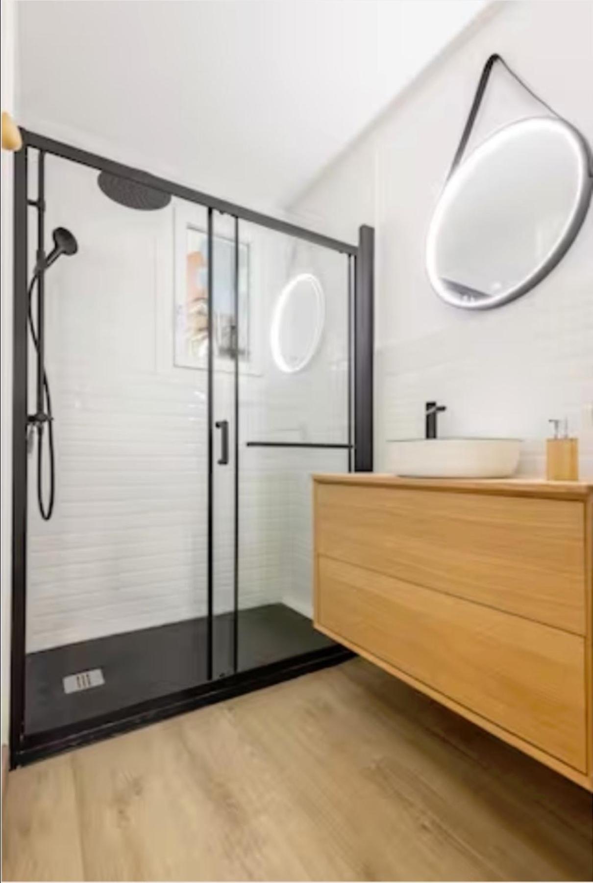 Logement Autour De Moi * * * * * Chambéry Eksteriør bilde